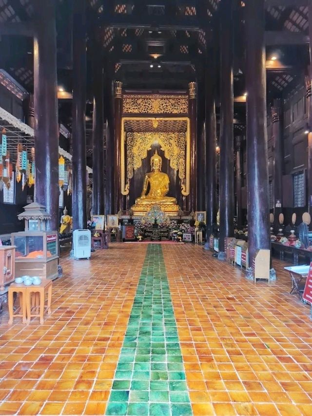 วัดพันเตาเป็นวัดเก่าแก่ สร้างด้วยไม้สักทองทั้งหลัง