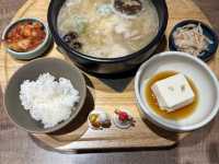 高雄成功路上漢神百貨B3美食天地.（韓姜熙小廚房）是我的最愛餐點