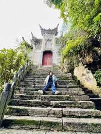 Can’t Escape the Rain, But Beauty Found Me Anyway: 8D7N Guizhou Adventure 🇨🇳｜Guiyang・Huangguos