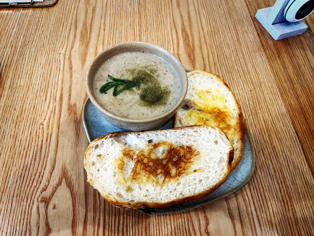 YIHO Café & Bakehouse – A Charming Stop in Sitiawan
