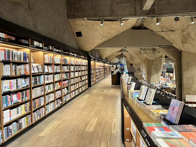 📚【方所 Fangsuo】A Hidden Gem Bookstore in Chengdu You Must Visit!✨