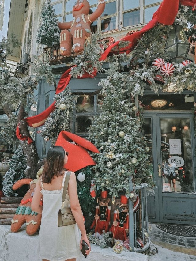 B-Story Café – Christmas Wonderland in the Heart of Bangkok 🎄🇹🇭