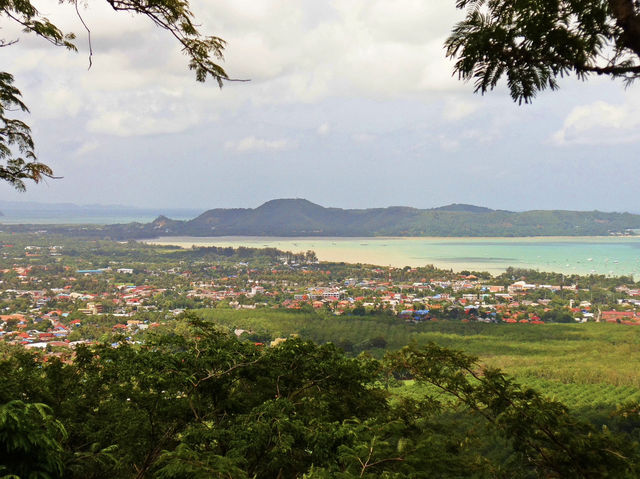 🌺 Nak-Kerd Seaview Café – A Hidden Gem Just Below the Big Buddha 