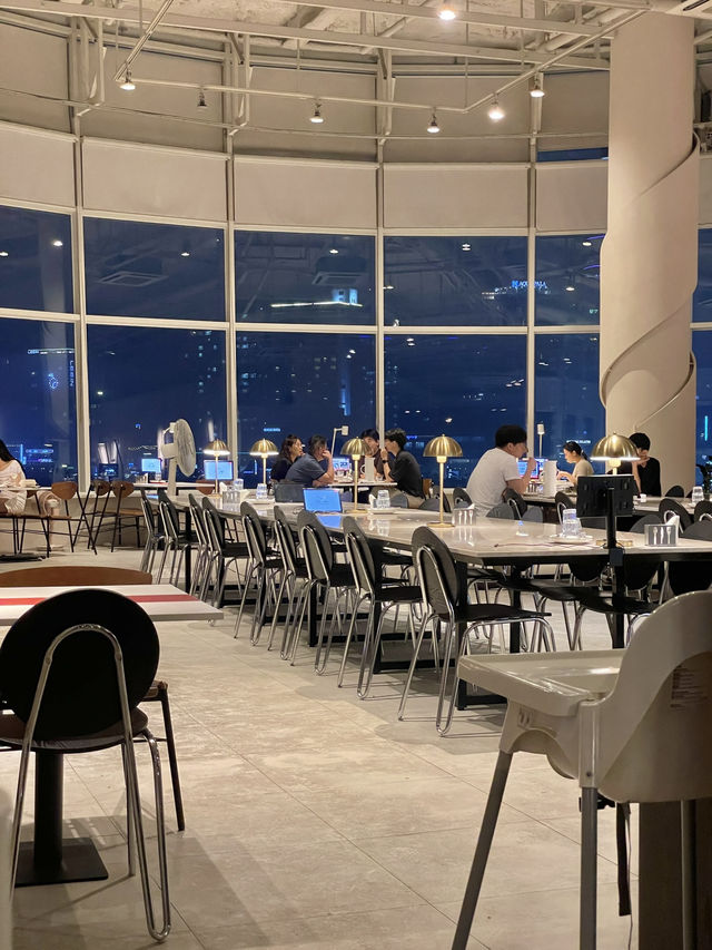 🌊 통창 뷰에 빠져드는 파스타 & 스테이크 숍