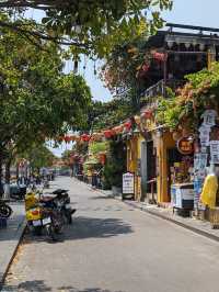 Hoi An by Day: Vietnam's Living Postcard! 🌞🎨