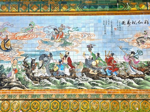 Vibrant stories on the Walls in Hall of Universal Brightness car park at Kong Meng San Temple