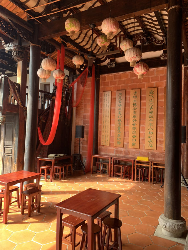 戲台上的時光旅行：霧峰林家大花廳深度漫遊