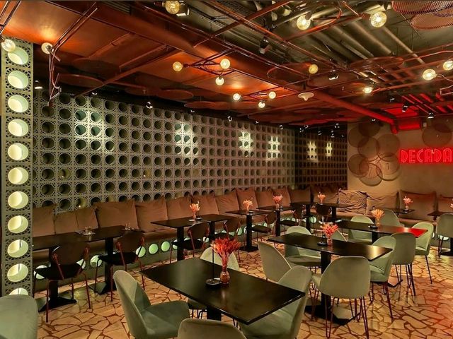 Decadance - Restaurant & Bar