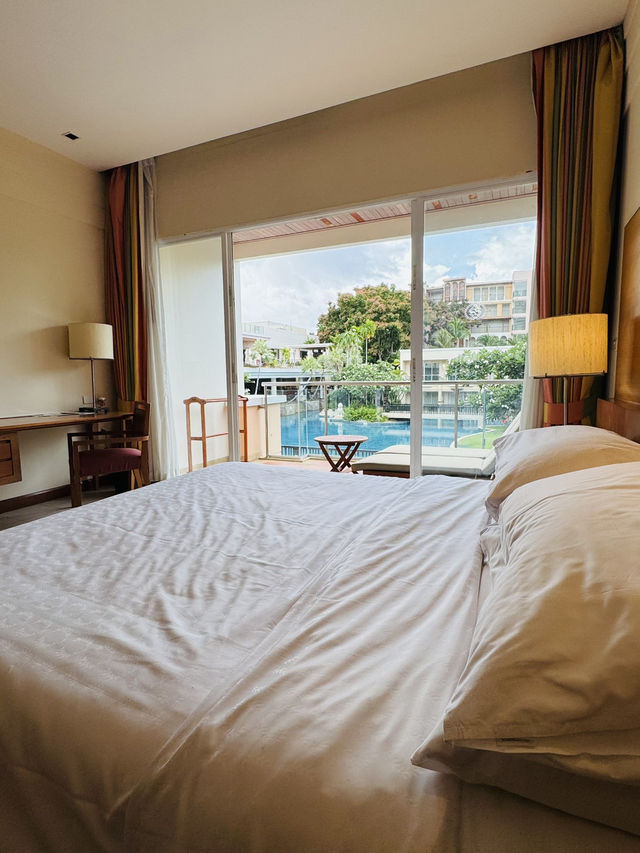 พักผ่อนสบายๆ ติดทะเล ที่ Sheraton Huahin