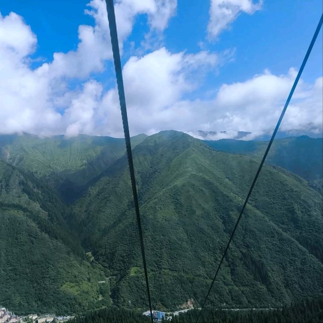 Huanglong National Park, Nature’s Color Explosion