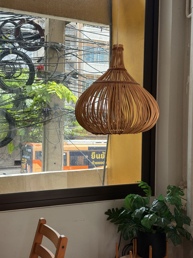 คาเฟ่ลับสุดอบอุ่นย่านวงศ์สว่างที่คอกาแฟไม่ควรพลาด