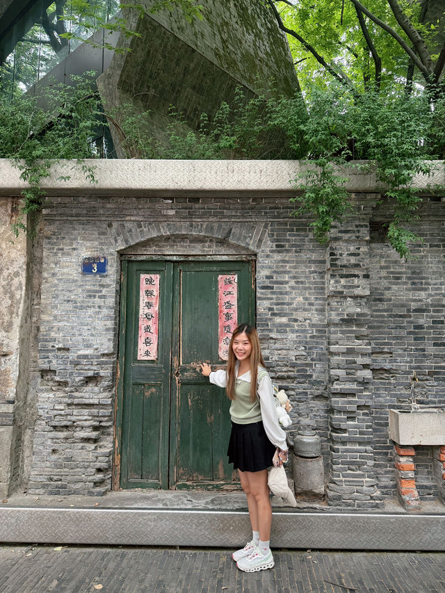 เดินย้อนวันวานที่ Qinghefang