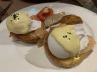 🍳 Breakfast at Melt Café — Quiet Luxury Meets a Seriously Good Spread