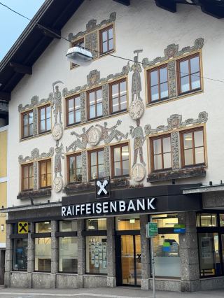 St. Wolfgang, a winter fairy tale with a snow-covered lake