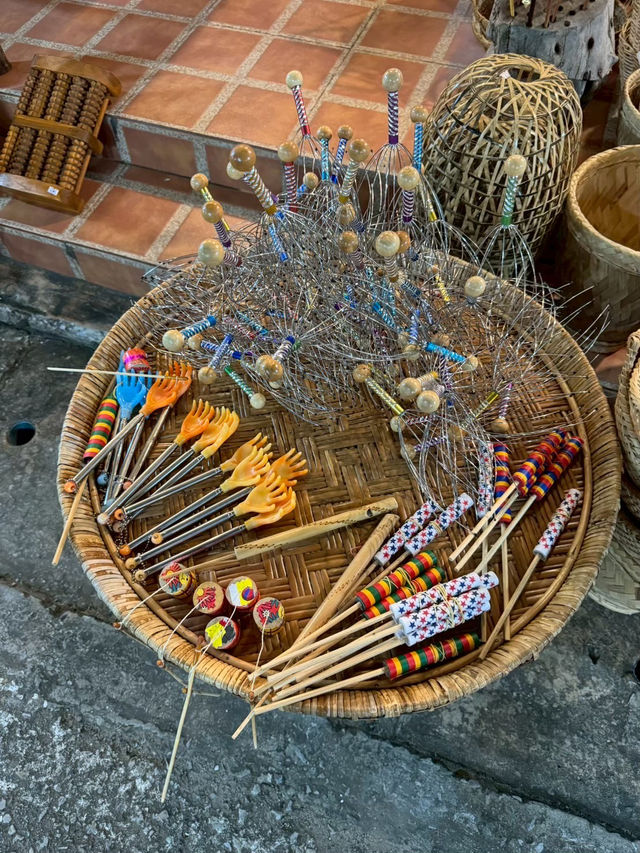 🎉มาเดินผ่อนคลายที่ ถนนคนเดินเชียงคาน กันเถอะ 🎉