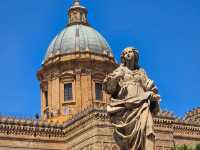 Historic Streets and Sicilian Flavors