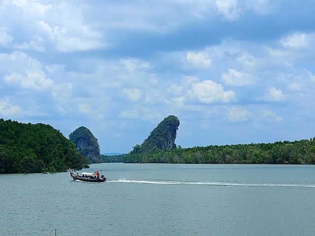 จุดเช็คอินเมืองกระบี่ 🦀🦀อนุสาวรีย์ปูดำ🦀🦀 จุดเช็คอินเมืองกระบี่ 🦀🦀อนุสาวรีย์ปูดำ🦀🦀