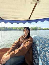นั่งเรือ ทะเลสาบซีหู (West Lake) ที่เมืองหางโจว