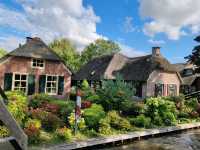The Tranquil Life in Giethoorn