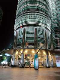 Petronas Twin Towers: Must-Visit Icon of Architectural Brilliance