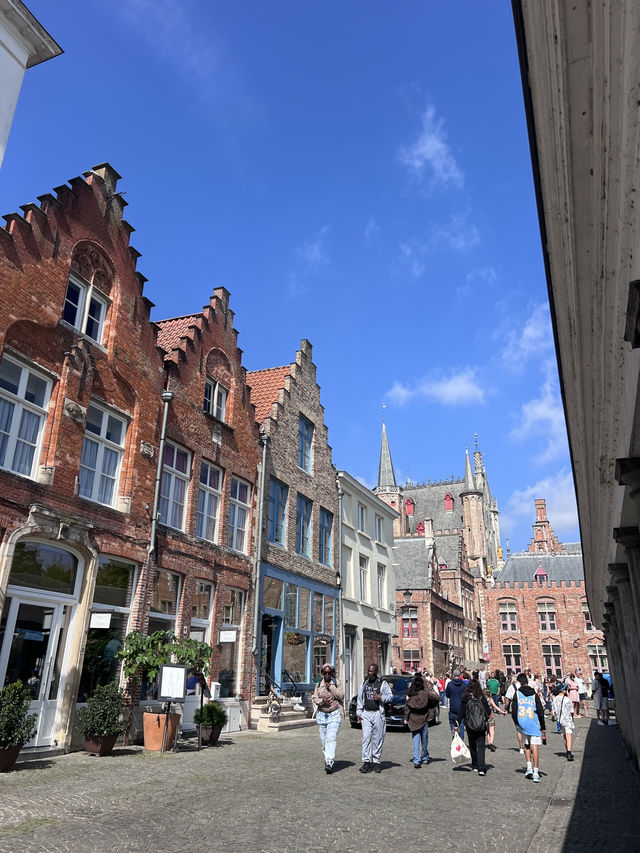 ベルギー・ブルージュ旅行ガイド|“北のヴェネツィア”で中世の街歩きを楽しもう ベルギー・ブルージュ旅行ガイド|“北のヴェネツィア”で中世の街歩きを楽しもう