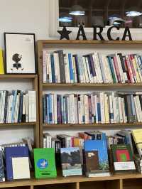 항상 똑같은 여행이 지겹다면? 책과 함께하는 북스테이 추천!