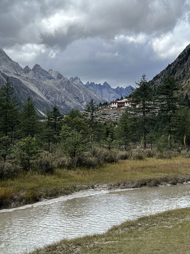 Ge'Nyen Litang Tibet ยุโรปแห่งทิเบต Ge'Nyen Litang Tibet ยุโรปแห่งทิเบต