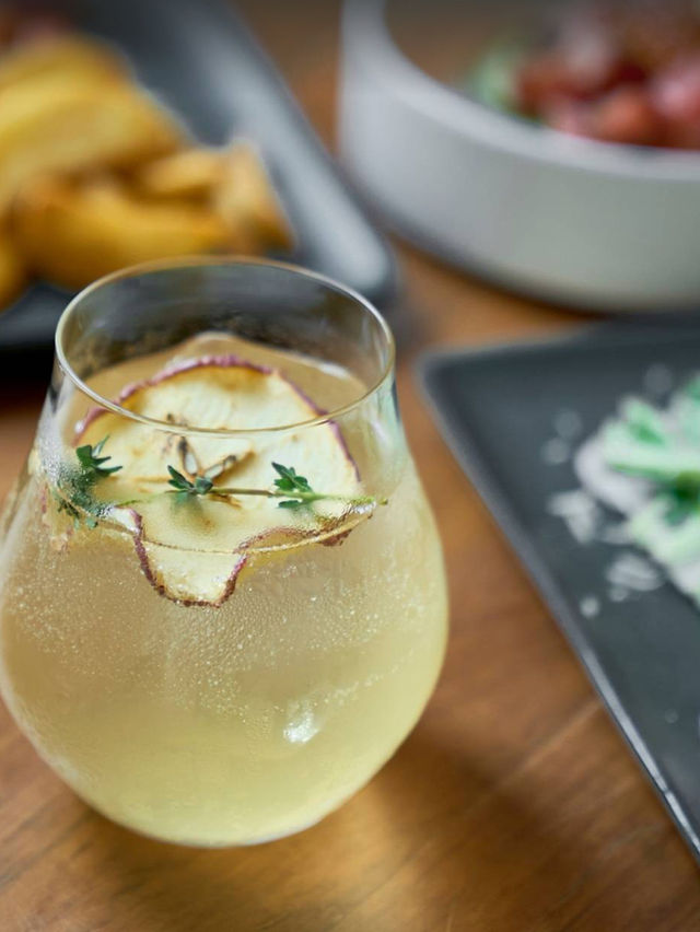 Perfect Strangers คาเฟ่กึ่งบาร์สุดเท่ Perfect Strangers คาเฟ่กึ่งบาร์สุดเท่