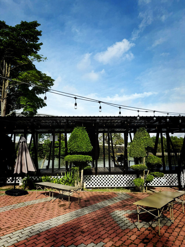 A Blissful Escape at Anjung Floria Putrajaya A Blissful Escape at Anjung Floria Putrajaya