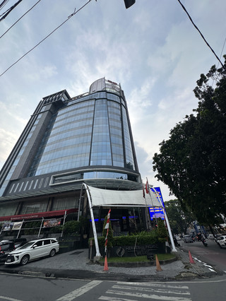 Stay Elegant at Hermes Palace Medan