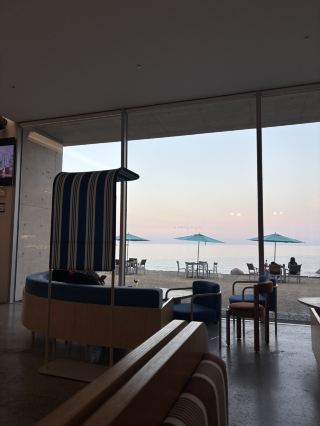 🌊 Hoppippola – A Stunning Ocean-View Café in Ulsan, South Korea