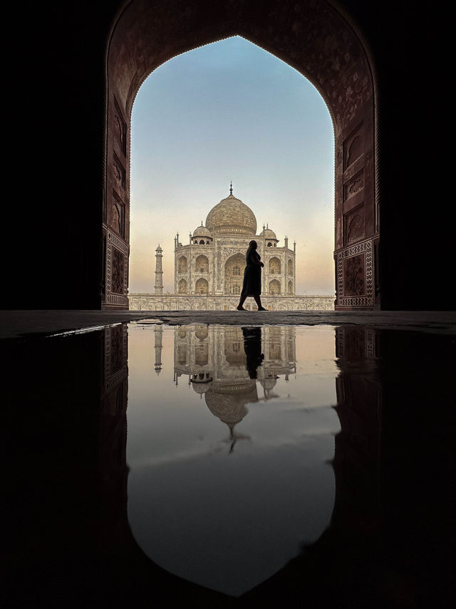 Sunrise at the Taj Mahal 🌞