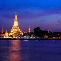 Wat Arun: A Dazzling Spectacle on the Chao Phraya