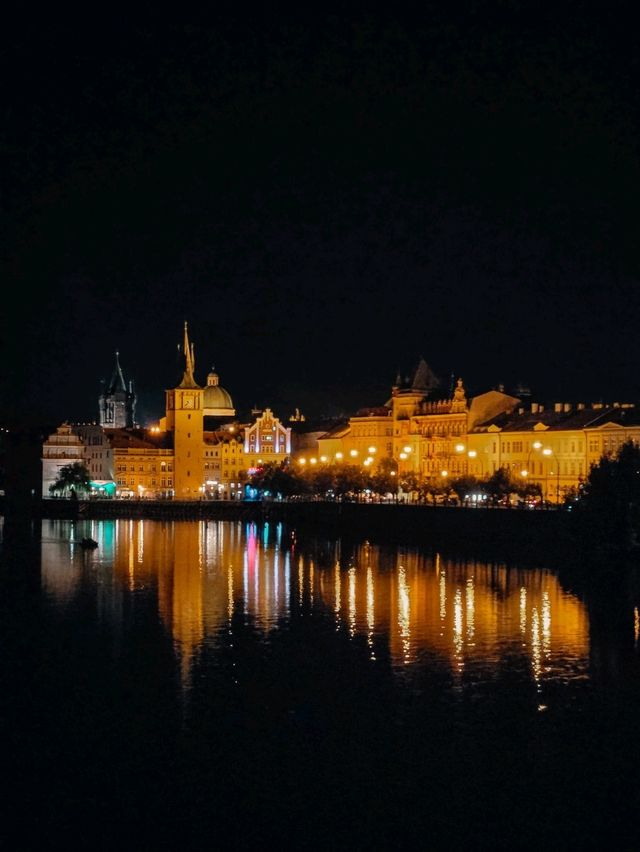 ✨ I mean... isn’t it the most beautiful city of Europe?!🇨🇿💫