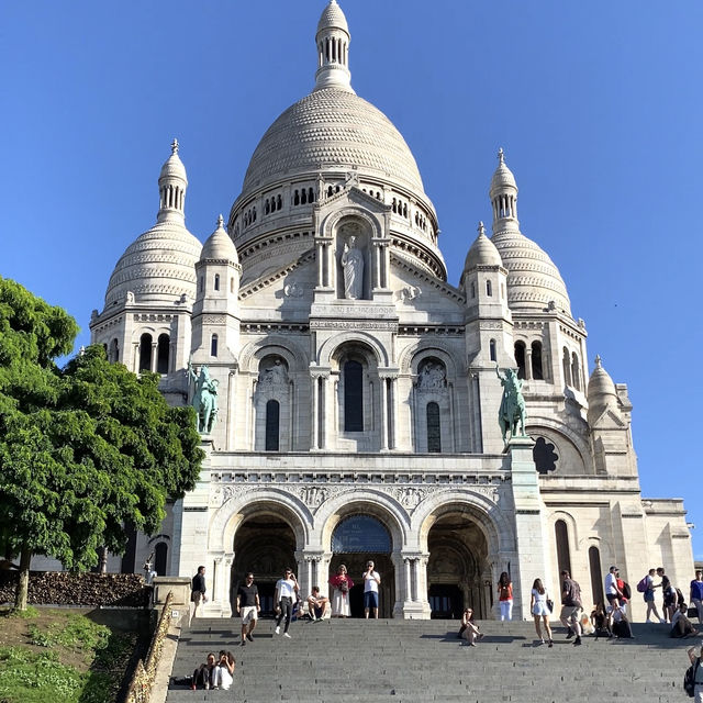 Discover Paris’ majestic Gem atop Montmartre 