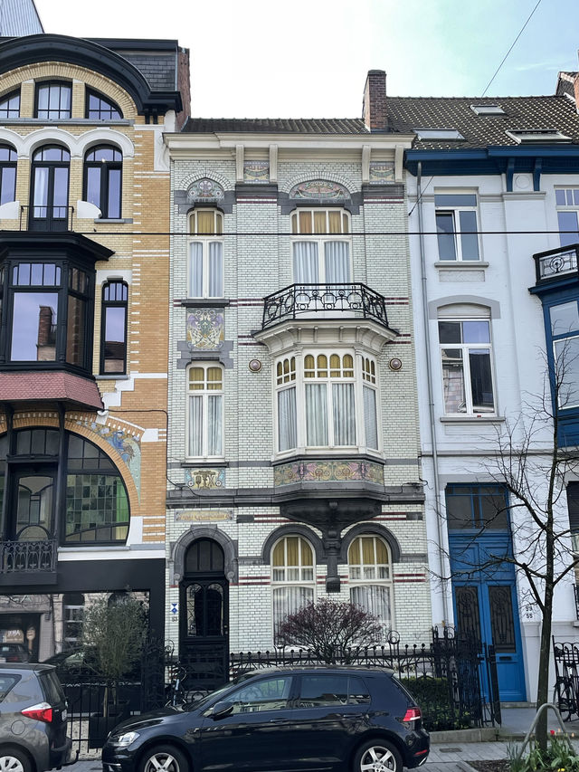 Prinses Clementinalaan street in Ghent! 🍄🌸