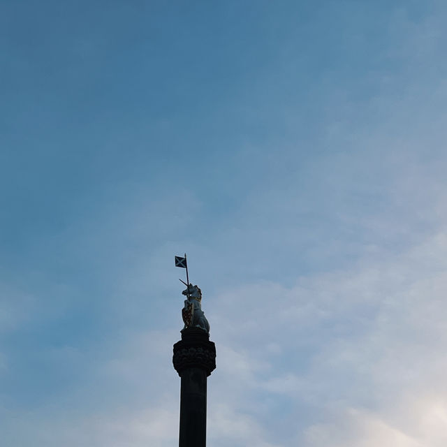 Enchanting Edinburgh: Castles, Closes, and Culture