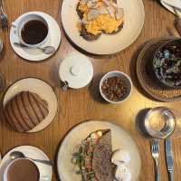 London | Enjoy Sunday brunch in Michelin starred restaurant near Green Park
