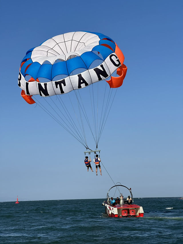 【Nusa Dua beach 努沙牡瓦海灘: 水上活動Paragliding 觀看整個大海！】