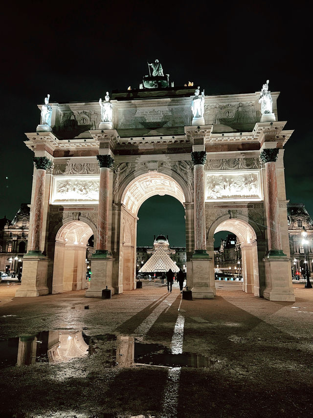 When Paris Lights Up, the Night Comes Alive 🇫🇷