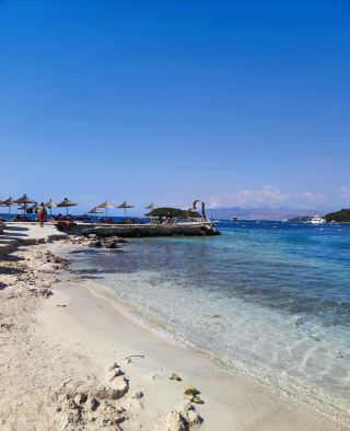 Ohana Beach Bar：Ksamil 隱世天堂。