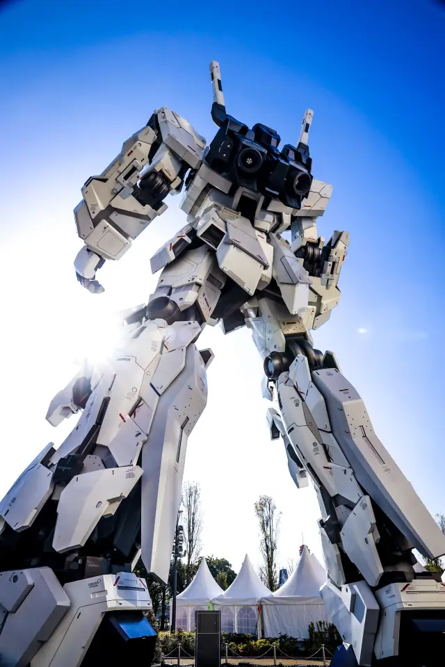 Japan free travel, must-visit for Gundam fans | Odaiba Gundam Base, look! Unicorn Gundam