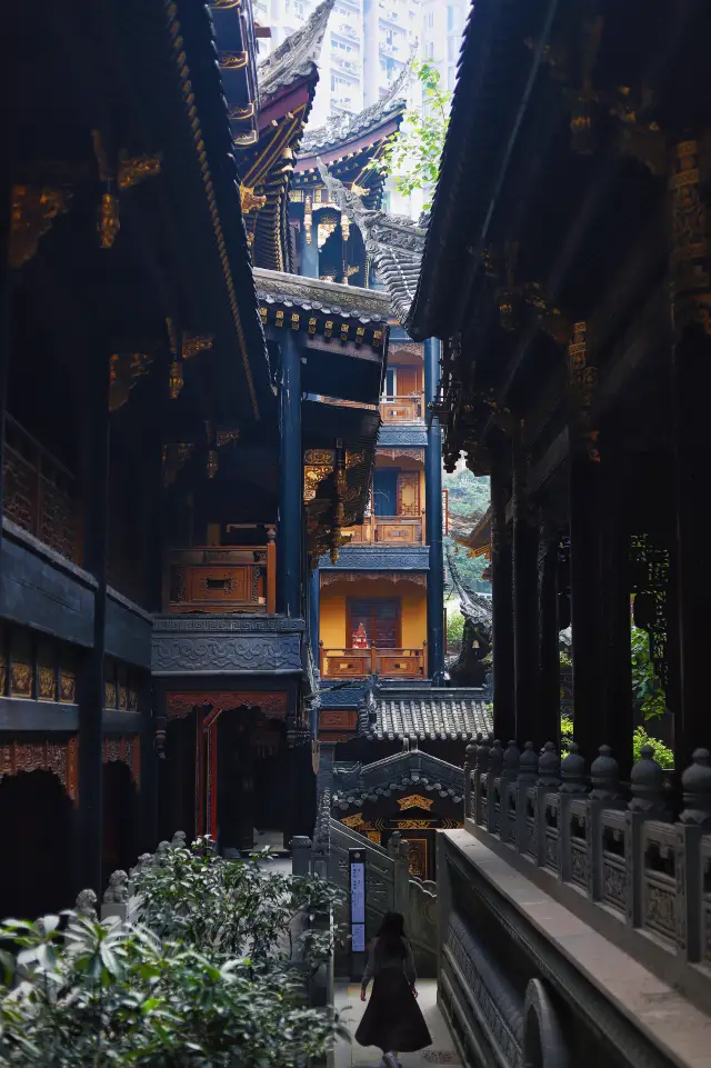 For this millennium ancient temple, I can come to Chongqing 10,000 times more