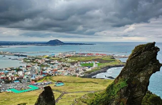 Jeju Island · Yongyeon Pond with its Azure Reflections