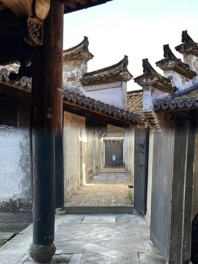 Dongyang Ancient Town - 'Folk Forbidden City' Lu Residence