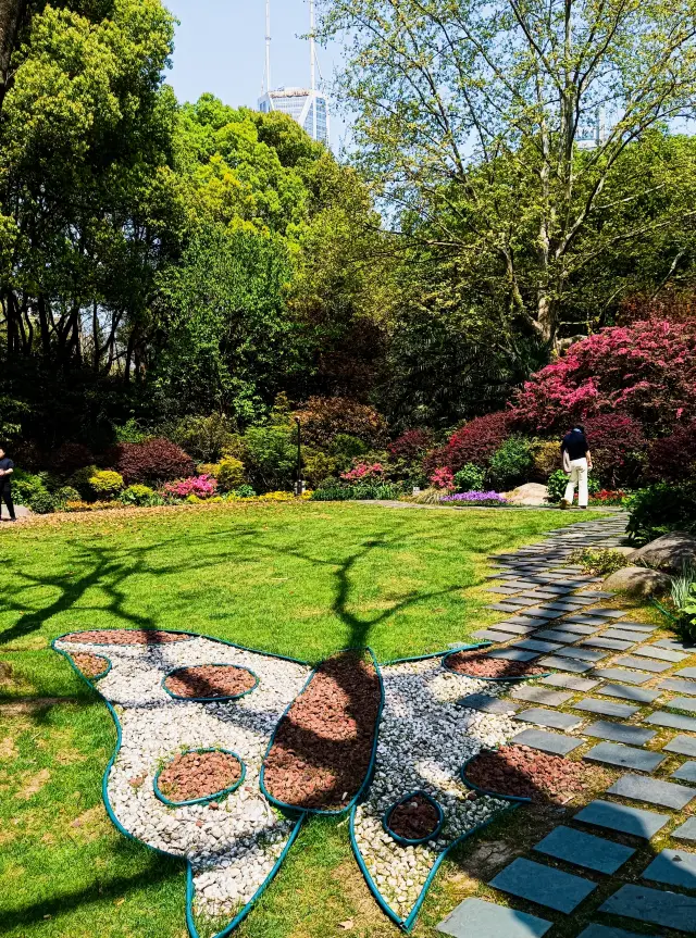 Checking in at People's Park, playing with some flowers in spring