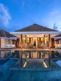 🌴 Maldives Magic: Discover Anantara Kihavah Villas! 🐠