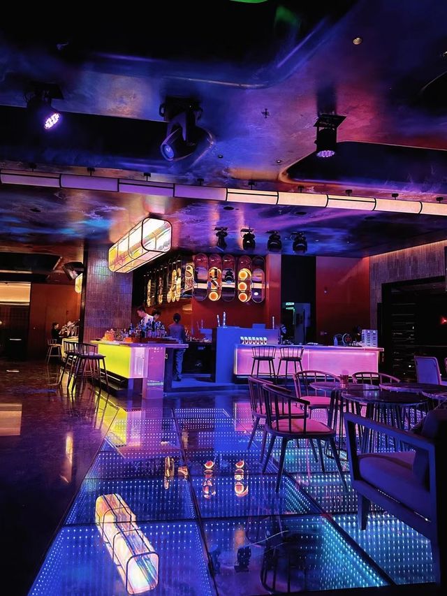 成都絕美湖景酒店，高空酒吧太酷了！