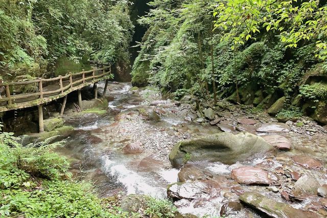 梵淨山腳下冷門小眾景點｜亞木溝風景區