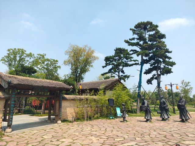 南陽臥龍崗景區公園